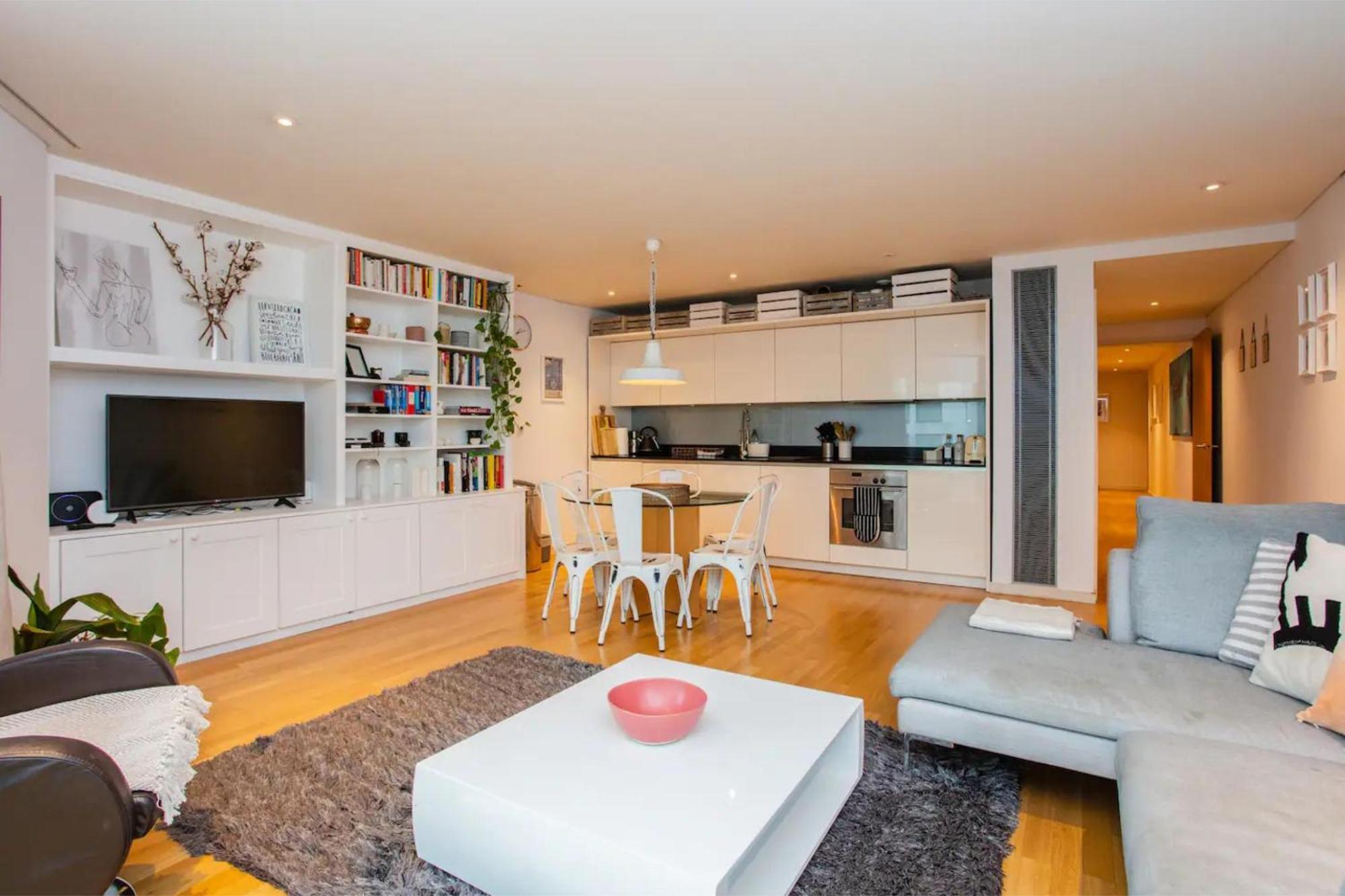 Modern 3 Bedroom Apartment In Paddington Лондон Екстериор снимка