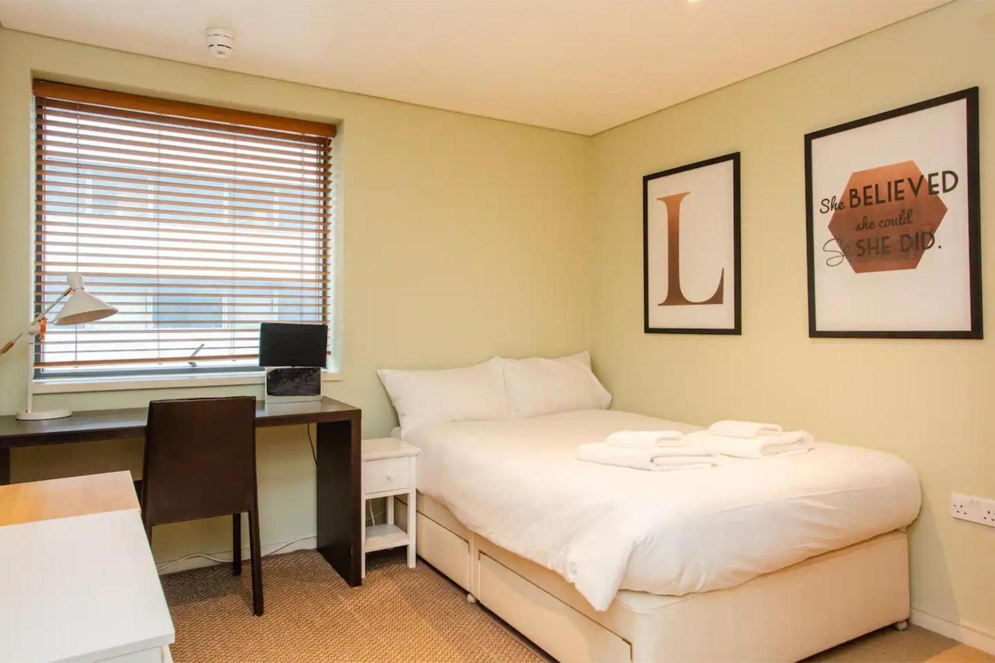 Modern 3 Bedroom Apartment In Paddington Лондон Екстериор снимка