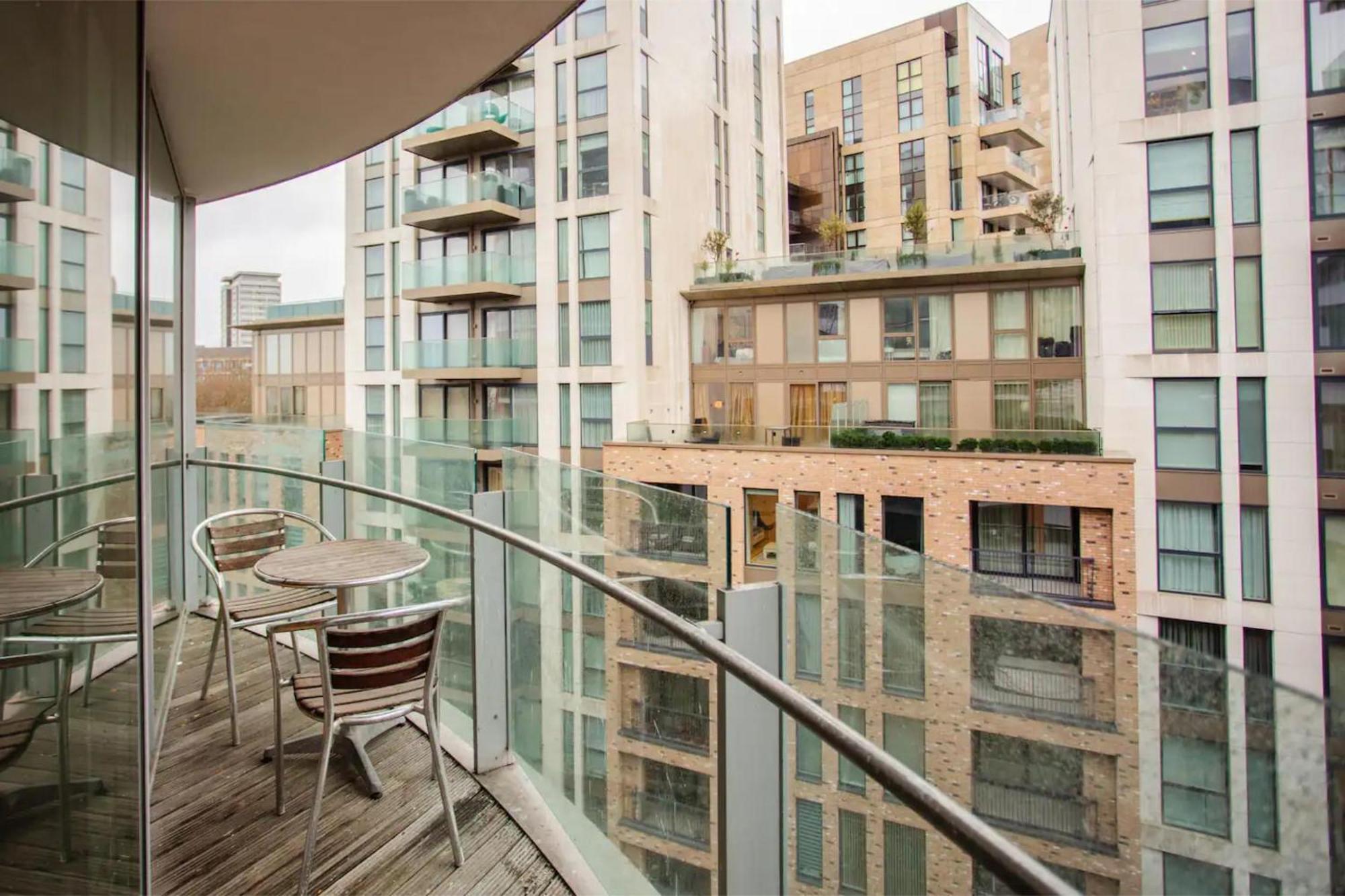 Modern 3 Bedroom Apartment In Paddington Лондон Екстериор снимка