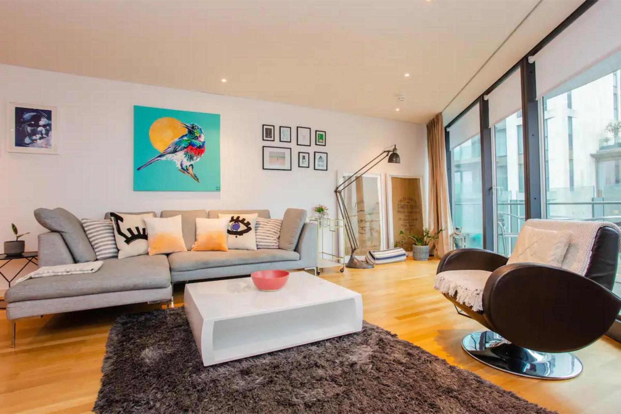Modern 3 Bedroom Apartment In Paddington Лондон Екстериор снимка